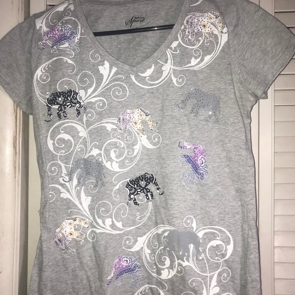 Grey elephant t-shirt - Picture 1 of 2